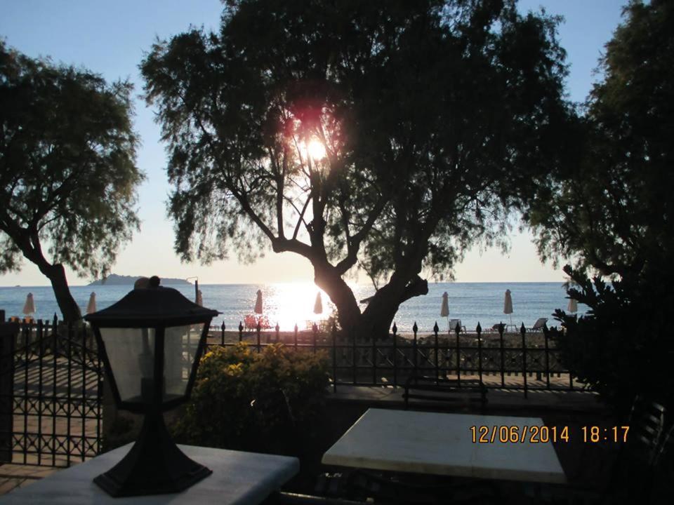 Coastline Villa Pétra Kültér fotó